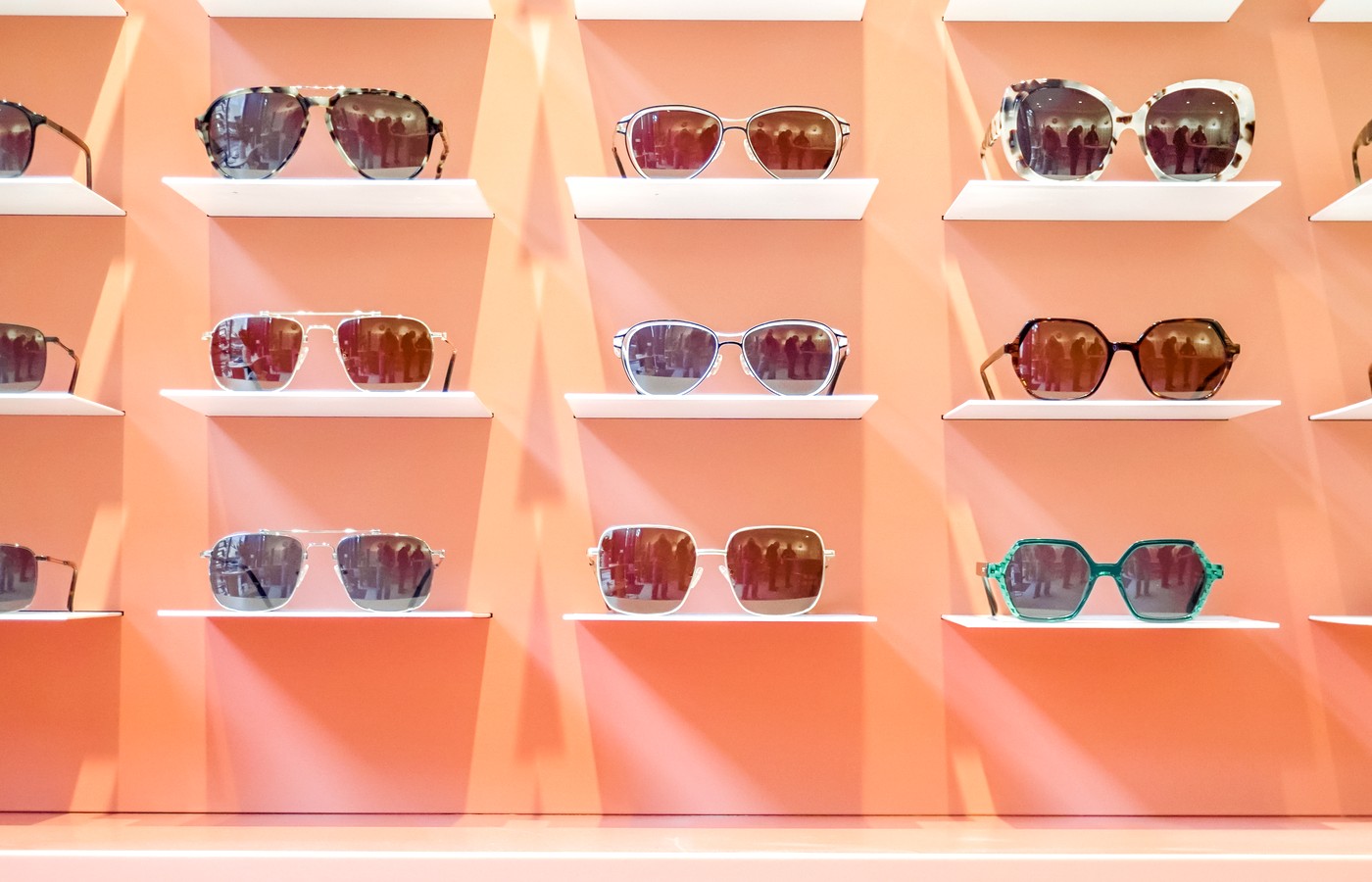 Le mur de solaires du magasin Droit de Regard Paris La Fayette