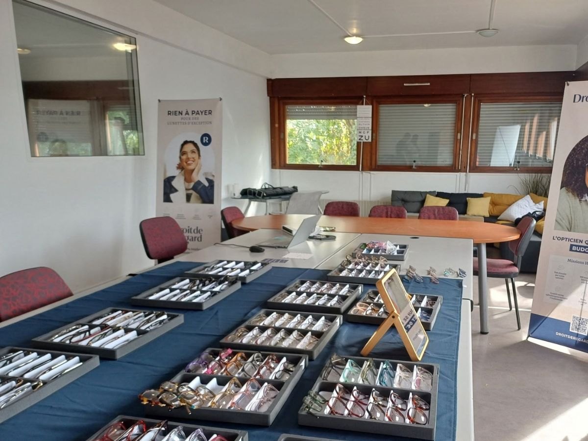 Espace d'essayage Droit de Regard installé dans une structure partenaire